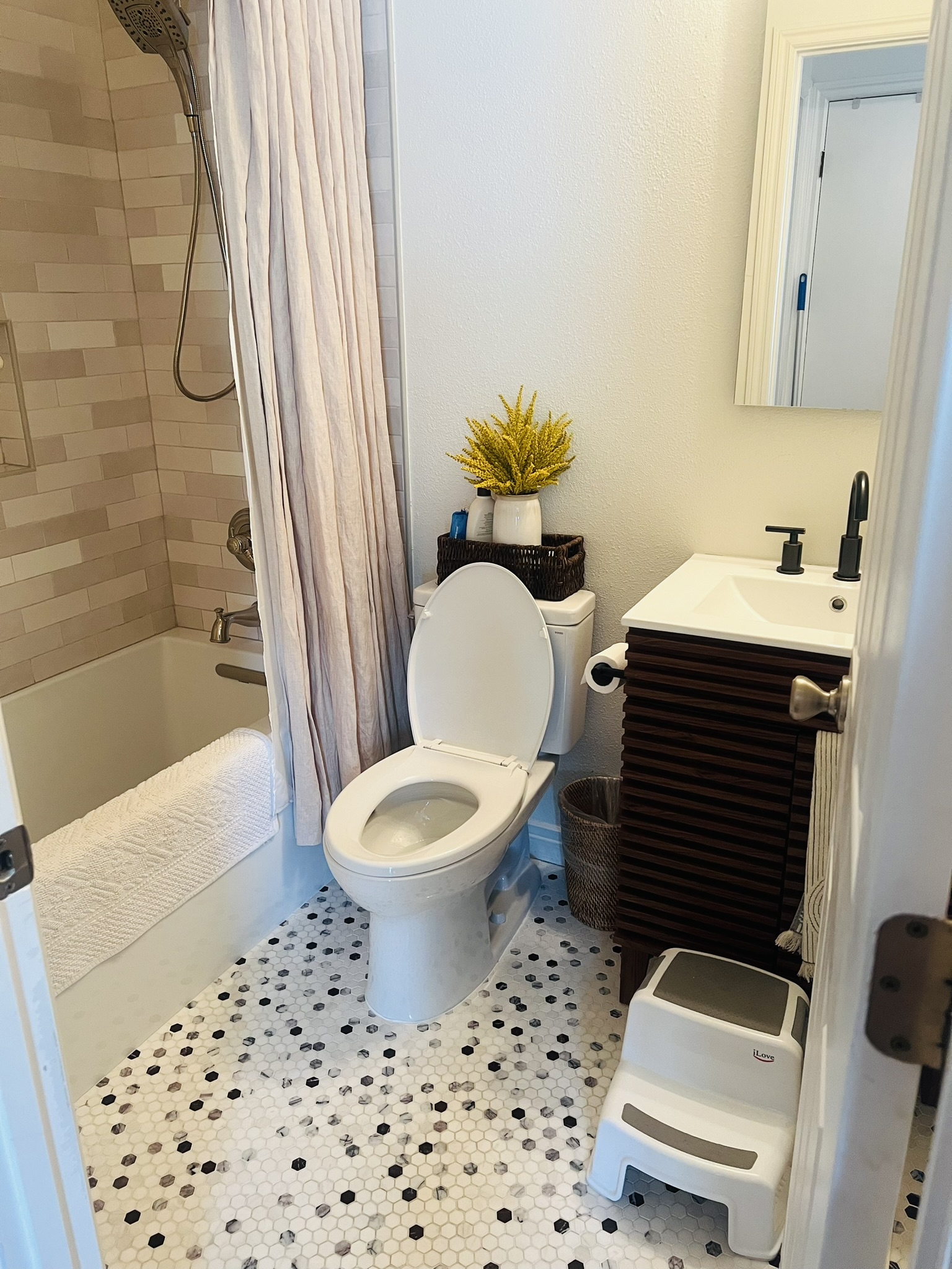 New Beginning Cleaning Llc Image